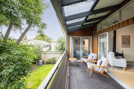 Photo of property in 1 Ashford Place, Havelock North, 4130