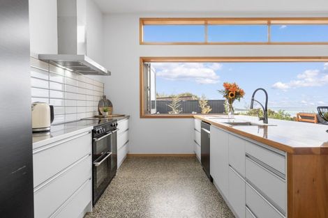 Photo of property in 37 Totara Close, Taieri Mouth, 9091