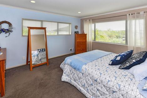 Photo of property in 9 Girvan Terrace, Wattle Downs, Auckland, 2103