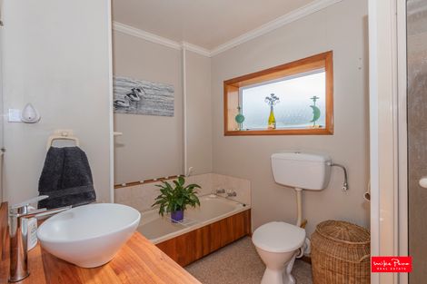 Photo of property in 1 Lovatt Crescent, Kensington, Whangarei, 0112
