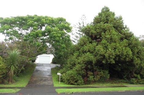 Photo of property in 4 Portadown Avenue, Pakuranga Heights, Auckland, 2010