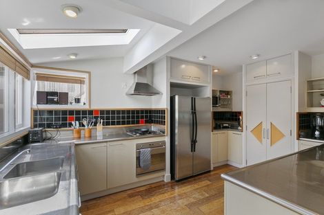 Photo of property in 1 Duke Street, Mount Victoria, Wellington, 6011