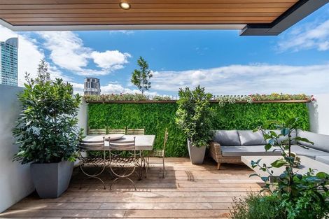 Photo of property in Frank Sargeson Apts, 4/80g Anzac Street, Takapuna, Auckland, 0622