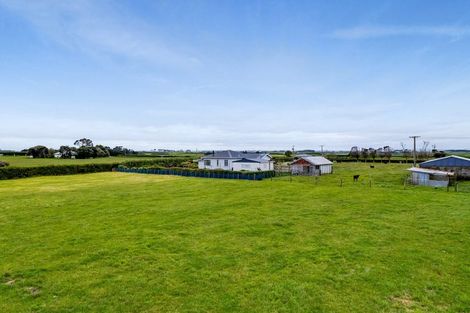 Photo of property in 22 Batten Road, Okaiawa, Hawera, 4671