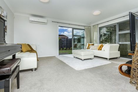 Photo of property in 1/2 Ocean View Road, Milford, Auckland, 0620