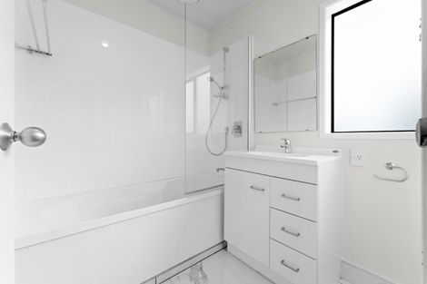 Photo of property in 10/36 West Coast Road, Glen Eden, Auckland, 0602