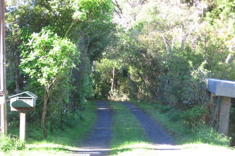 Photo of property in 17 Dorothy Road, Laingholm, Auckland, 0604