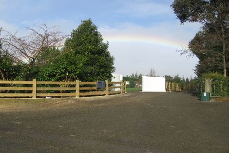 Photo of property in 214 Polson Hill Drive, Aokautere, Palmerston North, 4471