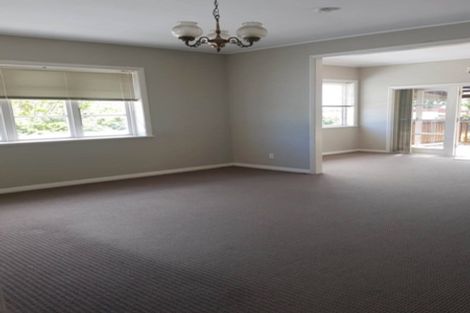 Photo of property in 17 Walton Road, Paraparaumu Beach, Paraparaumu, 5032