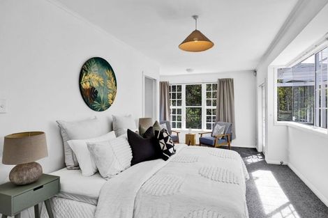 Photo of property in 82 Huatoki Street, Vogeltown, New Plymouth, 4310