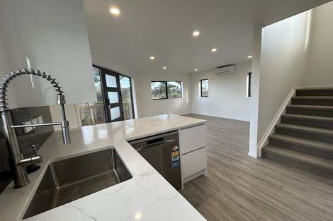 Photo of property in 338 Triangle Road, Massey, Auckland, 0614