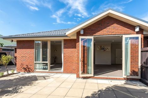 Photo of property in 6a Lake Terrace Road, Burwood, Christchurch, 8061