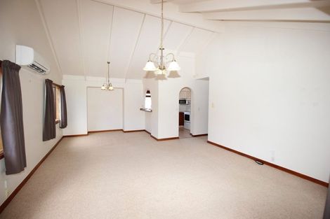 Photo of property in 37 Thorburn Avenue, Red Beach, 0932