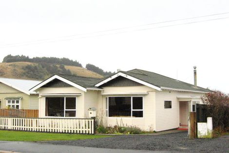 Photo of property in 18 Hugh Street, Sawyers Bay, Port Chalmers, 9023