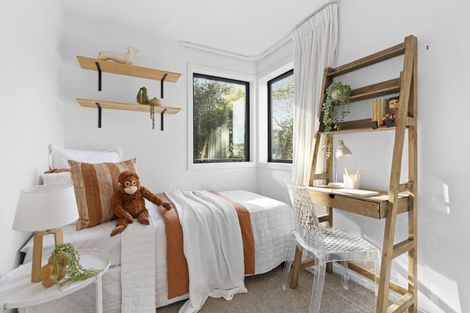 Photo of property in 2a Mcquoid Place, Glenfield, Auckland, 0629