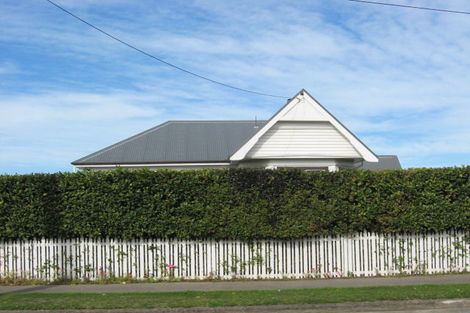 Photo of property in 111 Middlepark Road, Sockburn, Christchurch, 8042