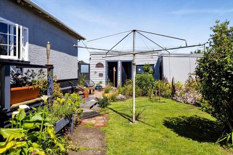 Photo of property in 21 Egmont Street, Patea, 4520