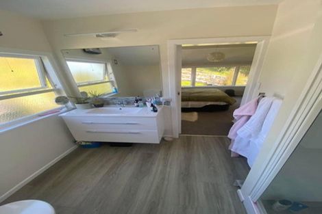 Photo of property in 23 Huntingdon Street, Northland, Wellington, 6012