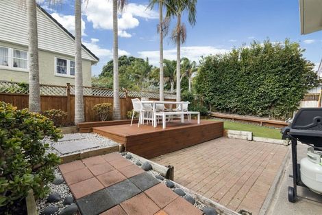 Photo of property in 2/7 Westwell Road, Belmont, Auckland, 0622