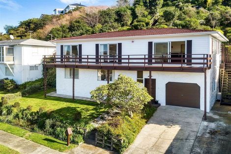 Photo of property in 56 Fyvie Avenue, Tawa, Wellington, 5028