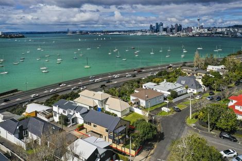 Photo of property in 2/43 Princes Street, Northcote Point, Auckland, 0627