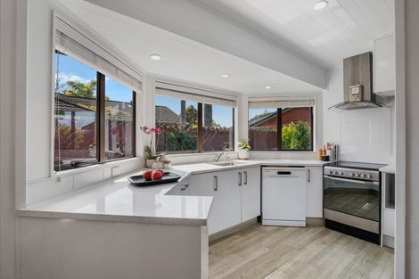 Photo of property in 26 Settlers Grove, Orewa, 0931