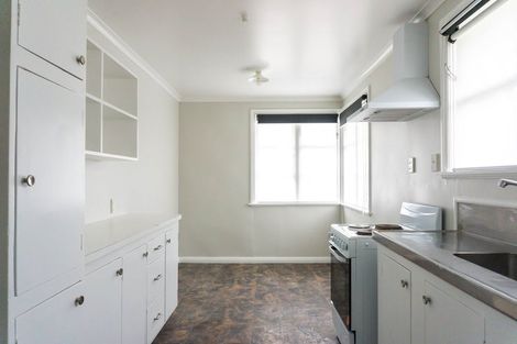 Photo of property in 36 Crewe Crescent, Hokowhitu, Palmerston North, 4410