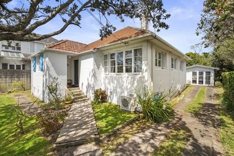 Photo of property in 325 Lake Road, Hauraki, Auckland, 0622