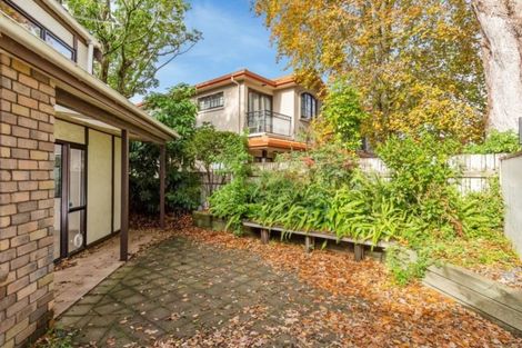 Photo of property in 2/190 Devonport Road, Tauranga, 3110