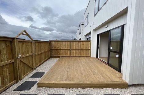 Photo of property in 11 Kaha Road, Takanini, 2110