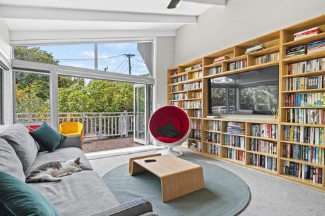 Photo of property in 37 Belle Vue Avenue, Northcote Point, Auckland, 0627