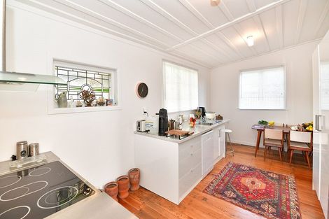 Photo of property in 11 Green Lane, Helensville, 0800
