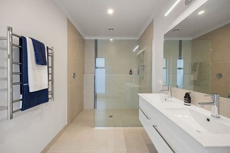 Photo of property in 44 Norfolk Drive, Cambridge, 3434