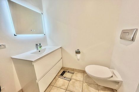 Photo of property in 5 Kent Terrace, Mount Victoria, Wellington, 6011