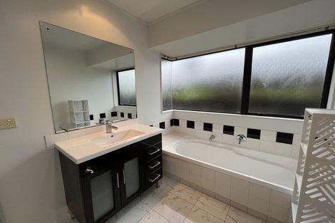 Photo of property in 4 Snave Place, East Tamaki, Auckland, 2013