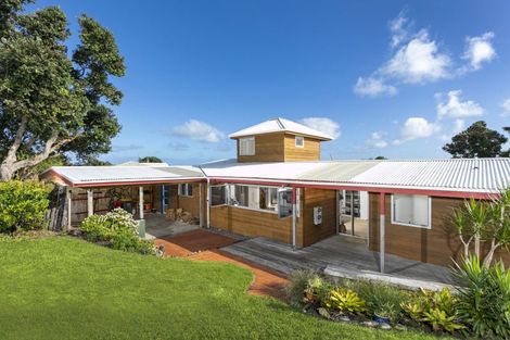 Photo of property in 5 Ngatira Road, Muriwai, Waimauku, 0881