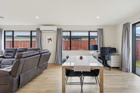 Photo of property in 21 Quinn Crescent, Woodend, 7610