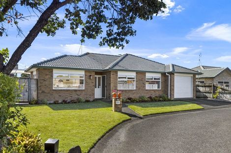 Photo of property in 20 Francis Skinner Place, Orewa, 0931
