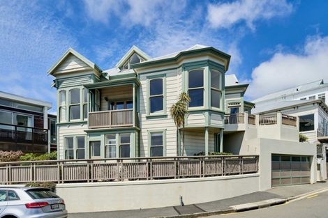 Photo of property in 19 The Crescent, Roseneath, Wellington, 6011