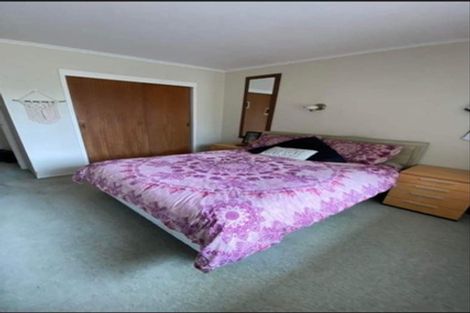 Photo of property in 1/86 Lincoln Park Avenue, Massey, Auckland, 0614