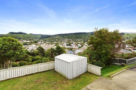 Photo of property in 33 Tawa Terrace, Tawa, Wellington, 5028