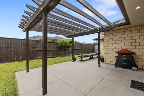 Photo of property in 14 Ponga Place, Papamoa Beach, Papamoa, 3118
