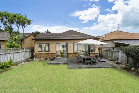 Photo of property in 24 Villanova Place, Albany, Auckland, 0632