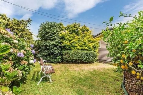 Photo of property in 6 Larsen Crescent, Tawa, Wellington, 5028