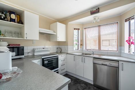 Photo of property in 1/12 Fitzwilliam Drive, Torbay, Auckland, 0630