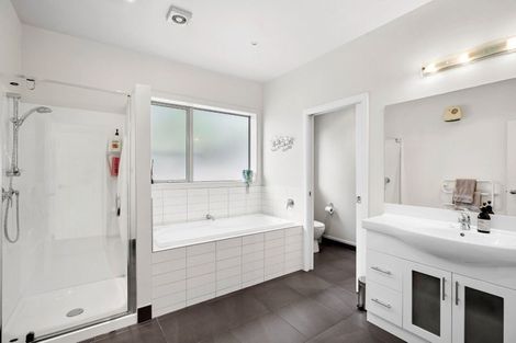 Photo of property in 12 Bovett Place, Wanaka, 9305