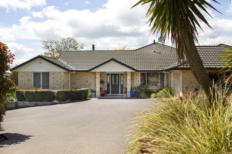 Photo of property in 2247 South Head Road, South Head, Helensville, 0874