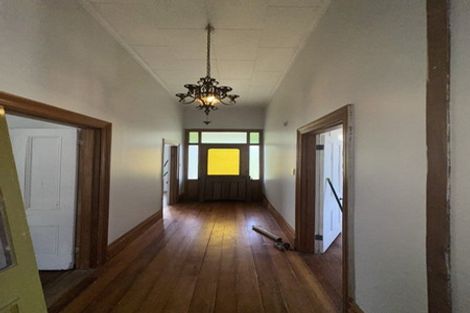 Photo of property in 121 Wellington Street, Picton, 7220