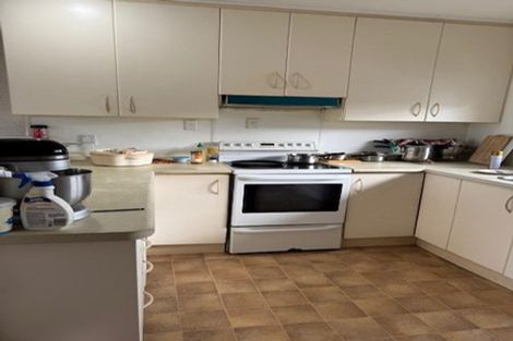 Photo of property in 2 Wells Road, Bucklands Beach, Auckland, 2012