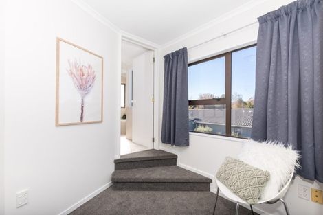 Photo of property in 33 Gilbass Avenue, Hamilton Lake, Hamilton, 3204